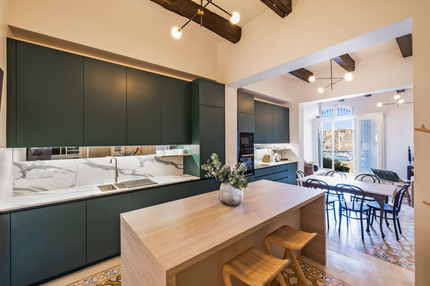 Harbour Mansion Apartment